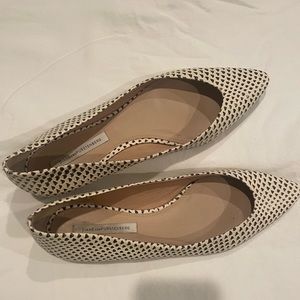 Diane von Furstenberg heart embossed flats shoes size 10
